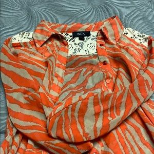 Tiger 3/4 sleeve button up